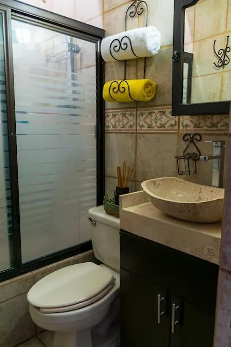 Casa Amarilla Aire Acondicionado En Todas La Areas Guadalajara 0*,  Mexikó